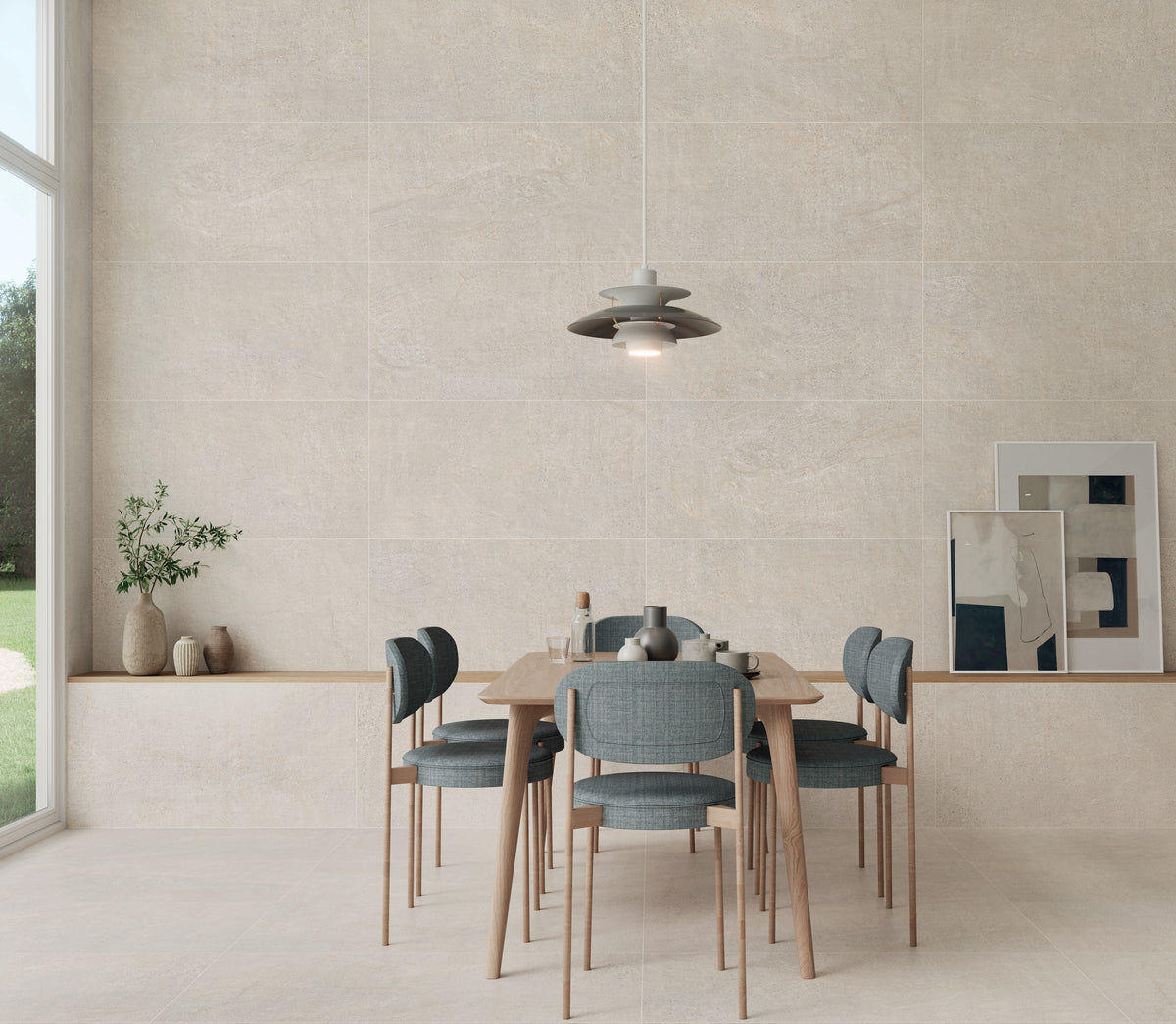 Ambiente KTL Newbury Sand 60x120 cm, porcelánico efecto piedra en comedor