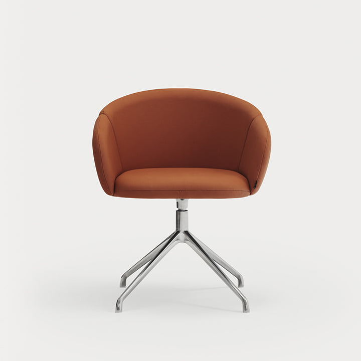 Silla Add Teulat con reposabrazos base giratoria cromada PU Terracota frontal