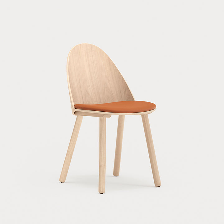 Silla de comedor UMA Teulat terracota vista tres cuartos