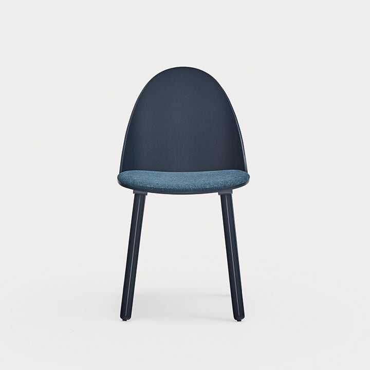 Silla UMA Teulat negra con asiento azul vista frontal